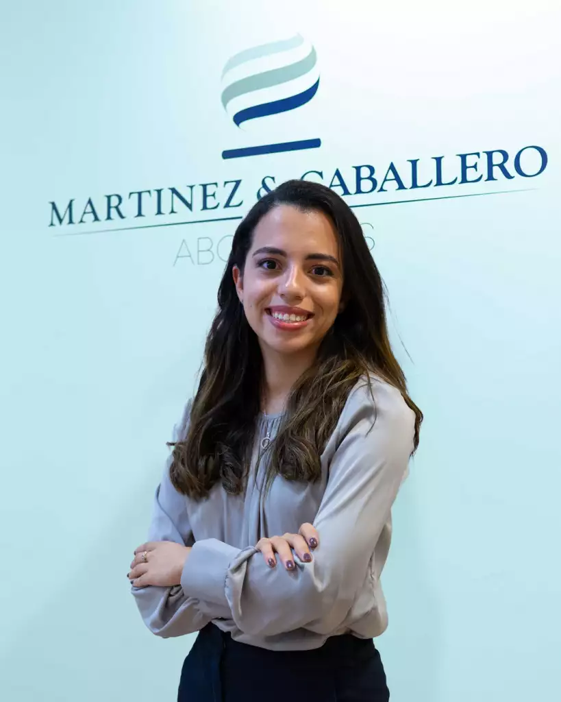 Júlia Oliveira assistante administrative experte chez Martinez Caballero Abogados